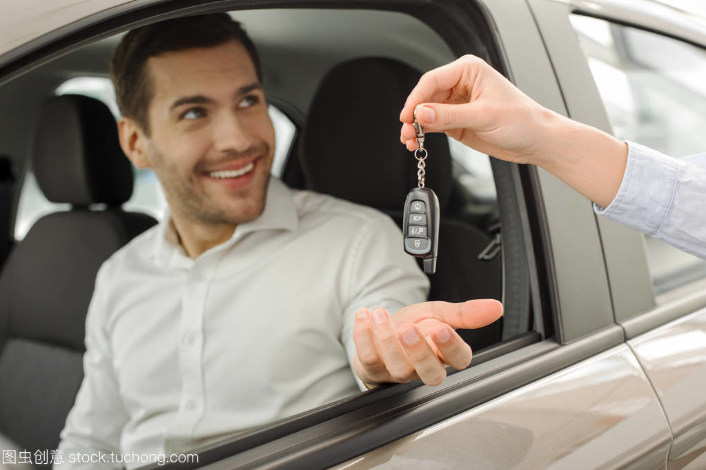 軟件開發賦能年輕一代 革新汽車租賃服務的試駕體驗